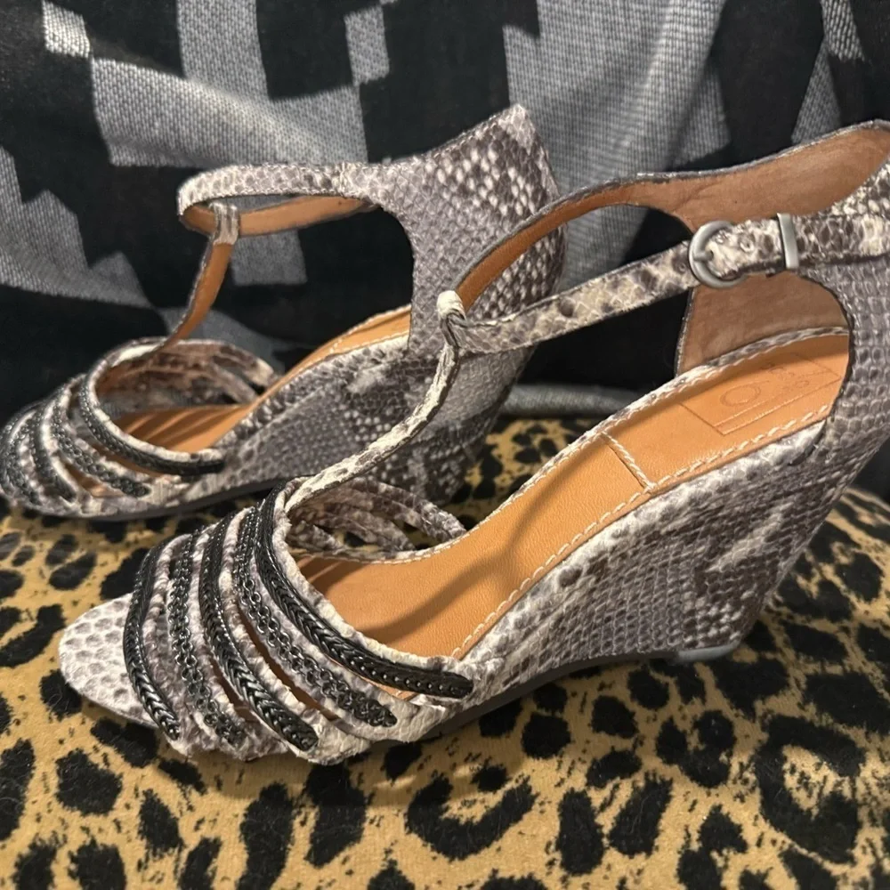Bacio 61 Chic Black and Gray Wedge Shoes with Shimmery Texture 7.5